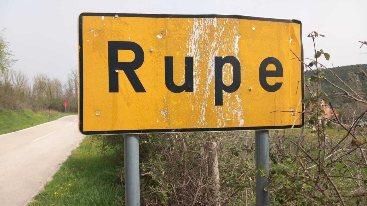 U Rupama zamijenjene stare table koje su nosile tragove iz rata