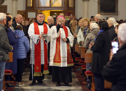 Fotografija 11 - Misom i procesijom u Šibeniku obilježen blagdan sv. Nikole Tavelića