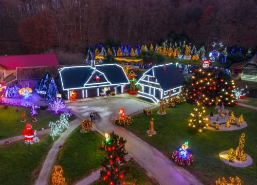 Imanje Salaj uskoro će pet i pol milijuna lampica transformirati u magičnu božićnu priču