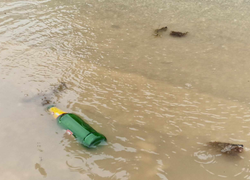 Fotografija 6 - Nezadovoljni mještani Brodarice: Kiša s magistrale slijeva se po ulicama jer upojni bunar ne funkcionira