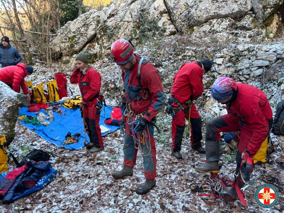Šibenski HGSS s kolegama iz BiH na zajedničkoj speleo vježbi pokazali visoki nivo spremnosti