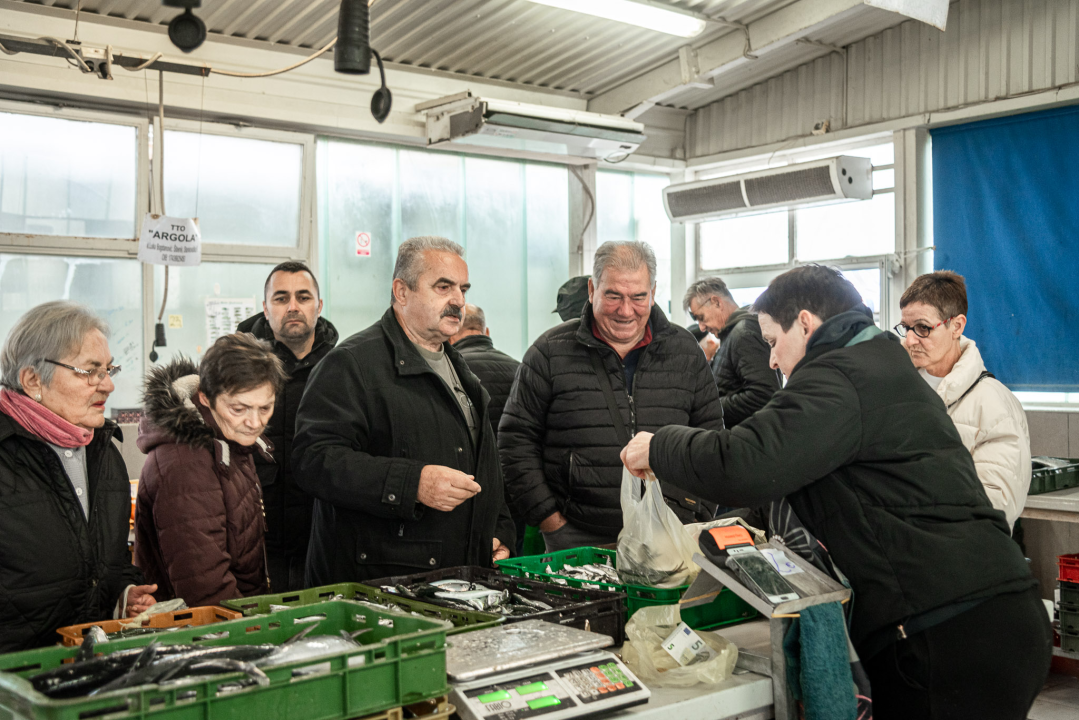 Svakodnevica šibenske peškarije: Uobičajena ponuda, uobičajeno prigovaranje