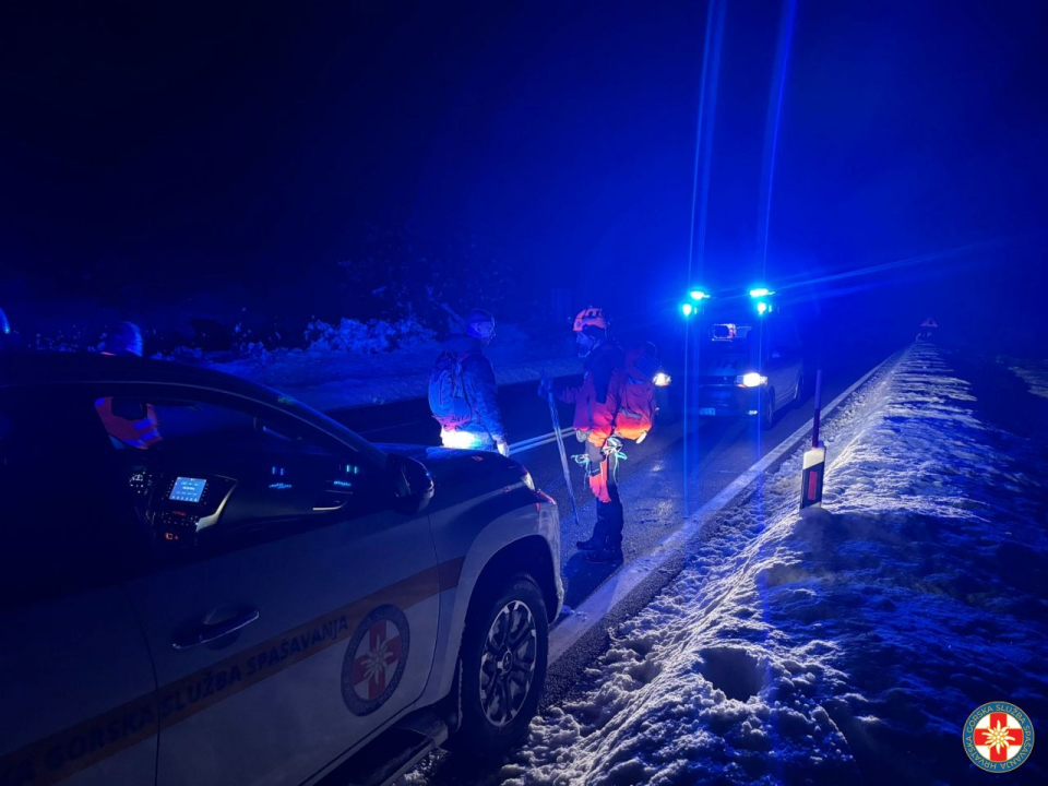 HGSS-ovci iz Knina spasili dvojicu pastira iz dubokog snijega