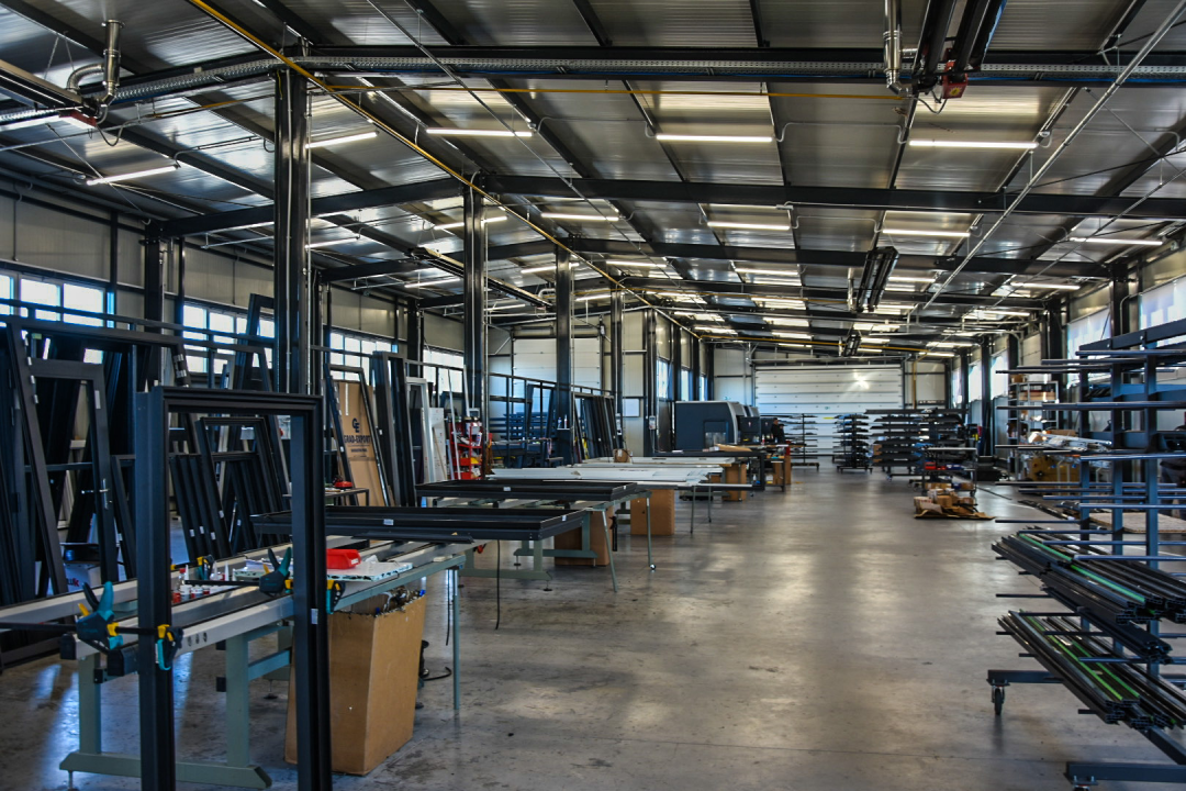 Slavljenička godina za Skelin Mont: Uspješno poslovanje ispunjeno inovacijama i liderstvom u ALU i PVC stolariji