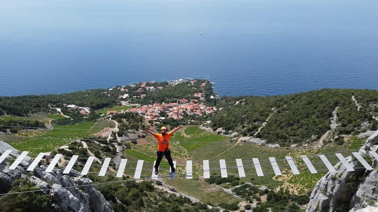Primio najviše priznanje: Šibenski planinar Jakov Roško savladao sve najatraktivnije vrhove u Hrvatskoj