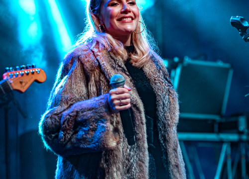 Fotografija 2 - Bend s energičnim ženskim vokalima otvorio tjedan zabave na Adventuri