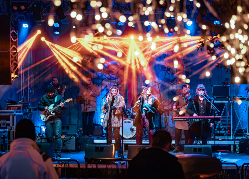 Fotografija 7 - Bend s energičnim ženskim vokalima otvorio tjedan zabave na Adventuri