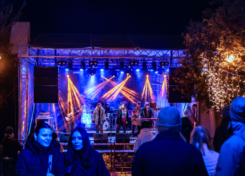 Fotografija 4 - Bend s energičnim ženskim vokalima otvorio tjedan zabave na Adventuri