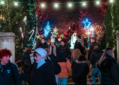 Fotografija 9 - Bend s energičnim ženskim vokalima otvorio tjedan zabave na Adventuri