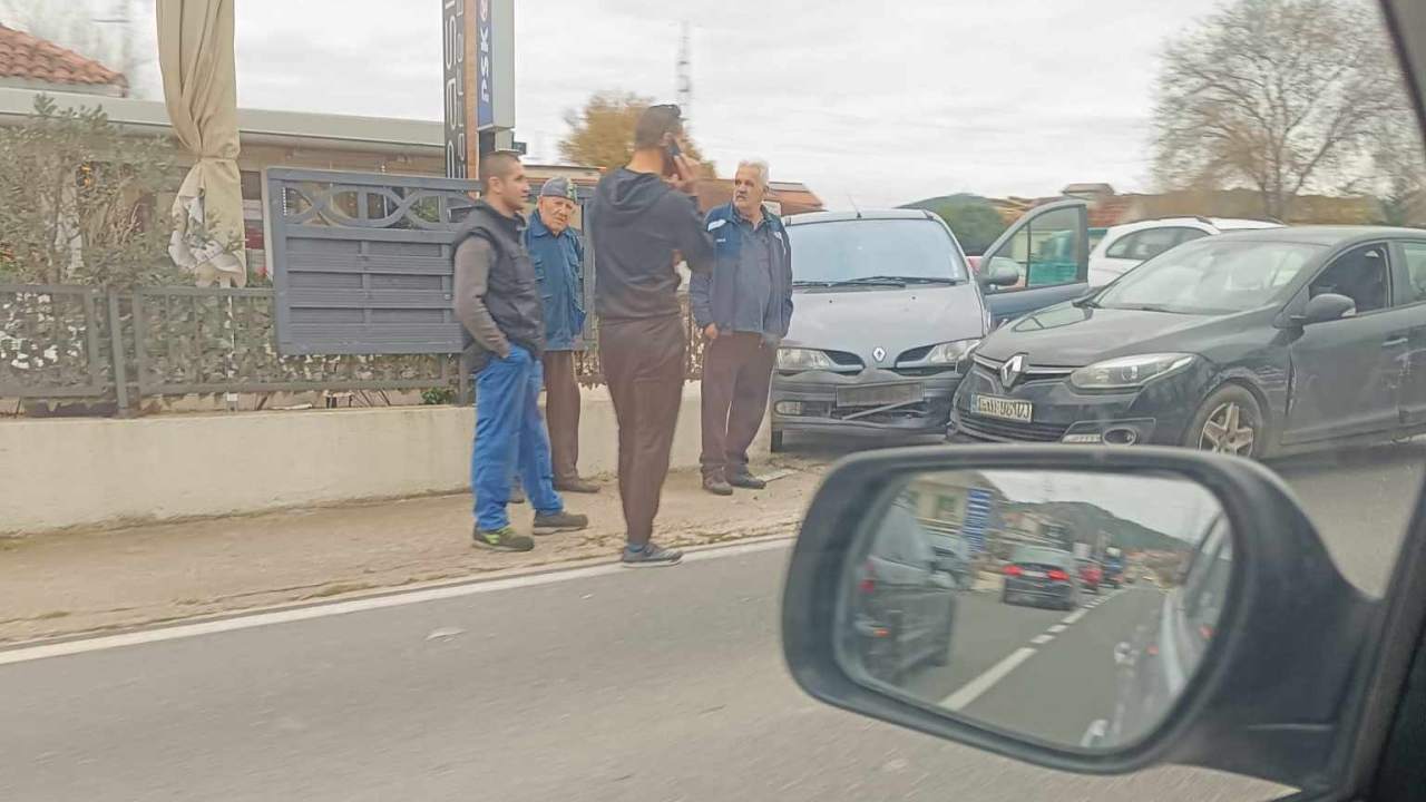Prometna nezgoda u Bilicama: Sudarila se tri automobila, ozlijeđenih nema