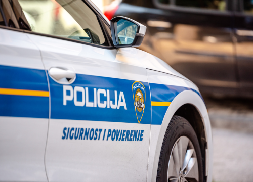 Mladić s Kosova u Vodicama unajmio automobil koji nije vratio