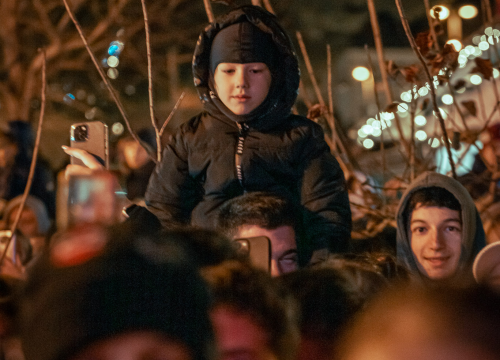 Fotografija 16 - Grše napunio park, a bura nije omela Šibenčane da uglas pjevaju njegove najveće hitove