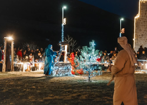 Fotografija 14 - U Čavoglavama uprizorene žive jaslice. Pogledajte kako je bilo