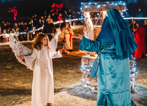 Fotografija 10 - U Čavoglavama uprizorene žive jaslice. Pogledajte kako je bilo