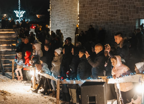 Fotografija 6 - U Čavoglavama uprizorene žive jaslice. Pogledajte kako je bilo