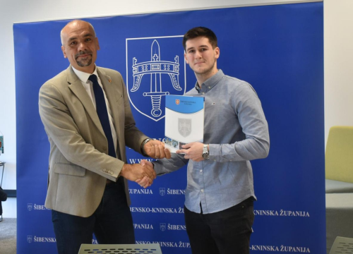 Fotografija 11 - Županija dodijelila 34 učeničke i studentske stipendije