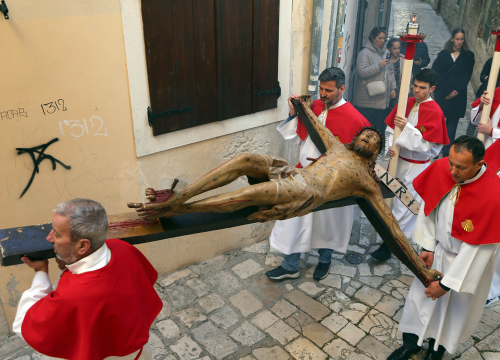 Fotografija 20 - Biskup Tomislav Rogić otvorio Jubilarnu godinu u Šibenskoj biskupiji
