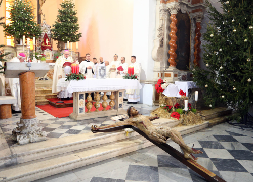 Fotografija 24 - Biskup Tomislav Rogić otvorio Jubilarnu godinu u Šibenskoj biskupiji