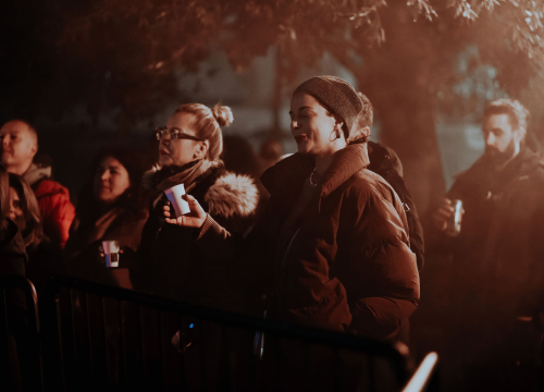 Fotografija 13 - Maskirani Nipplepeople rasplesali sinoć Šibenačane u parku