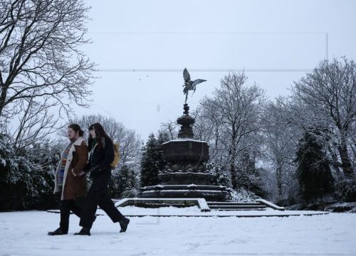 Obilne snježne padaline omele zračni promet na sjeveru Europe