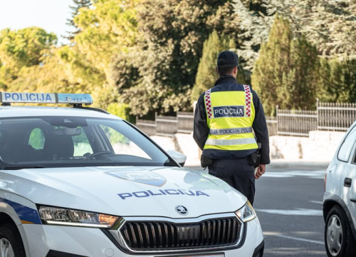 Muškarac (29) vozio pijan po Drnišu, a na A1 rekorder vozio 218 kilometara na sat