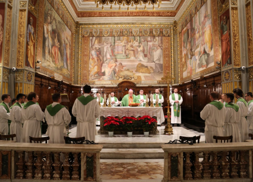 Fotografija 2 - Biskup Rogić posjetio Papinski hrvatski zavod u Rimu