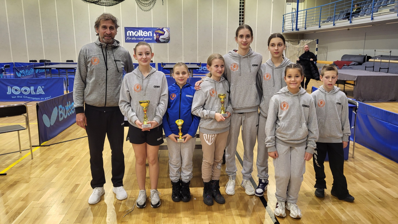 Stolnotenisačice Šibenika u Dugom Selu solidnim nastupima do tri medalje