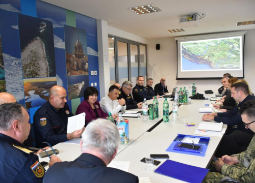 Fotografija 6 - Hrvatska vatrogasna zajednica sastala se u Šibeniku: ‘Područje Šibensko-kninske županije jedno je od najugroženijih u državi’