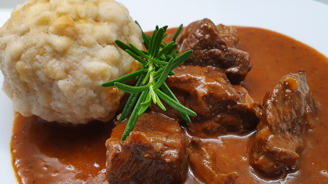 Kako omekšati žilavo meso? Trikovi s kojima će jeftiniji komadi postat mekani i fini