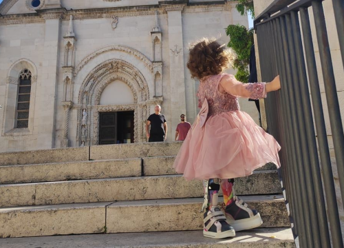 Korak bliže normalnom životu: Malena Šibenčanka Petra treba našu pomoć za operaciju