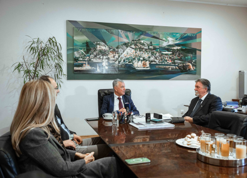 Fotografija 13 - Gradonačelnik Burić ugostio Željka Krnčevića: 'Novom ravnatelju i Gradu Šibeniku uvijek će biti na raspolaganju'