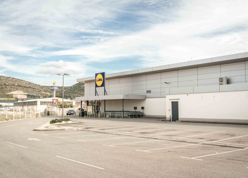 Fotografija 4 - Parkirališta trgovačkih centara u Šibeniku zjape prazna, ali onaj ispred Kauflanda mogao bi vas zavarati