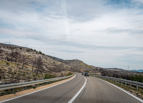 Zbog jakog vjetra autocesta otvorena samo za osobna vozila