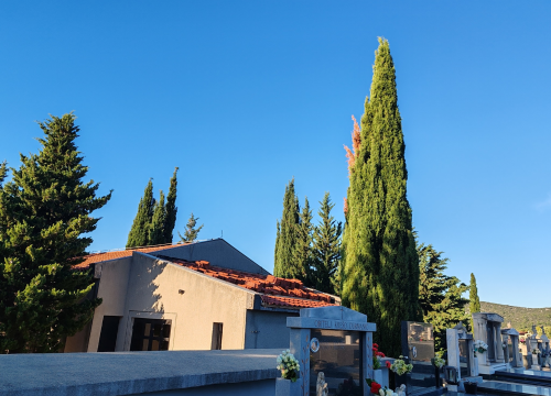 Fotografija 2 - Obnovljeno krovište mrtvačnice u Tribunju