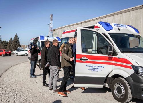 Fotografija 6 - Zavod za hitnu medicinu Šibensko-kninske županije bogatiji za dva nova sanitetska vozila