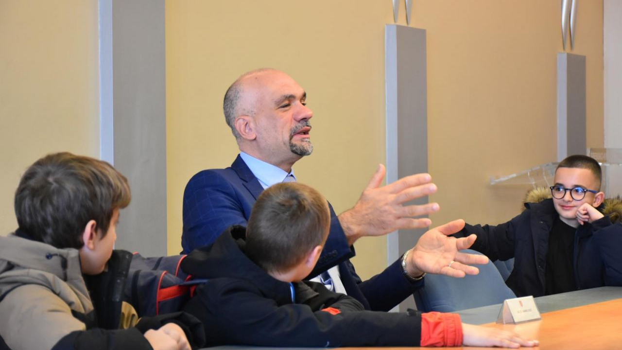 Učenici iz Lozovca posjetili župana Jelića