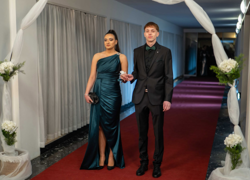 Fotografija 33 - FOTOGALERIJA Zavirite na spektakularni Maturalni ples Ekonomske škole (1)