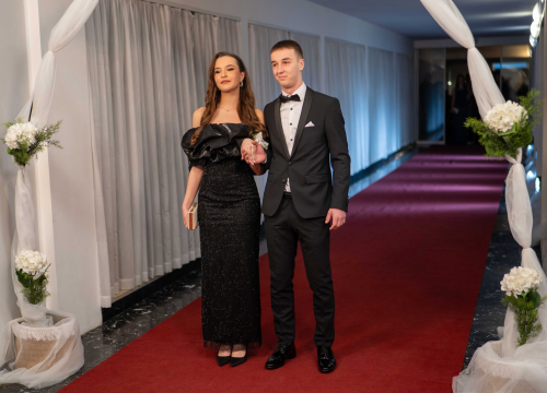 Fotografija 19 - FOTOGALERIJA Zavirite na spektakularni Maturalni ples Ekonomske škole (2)