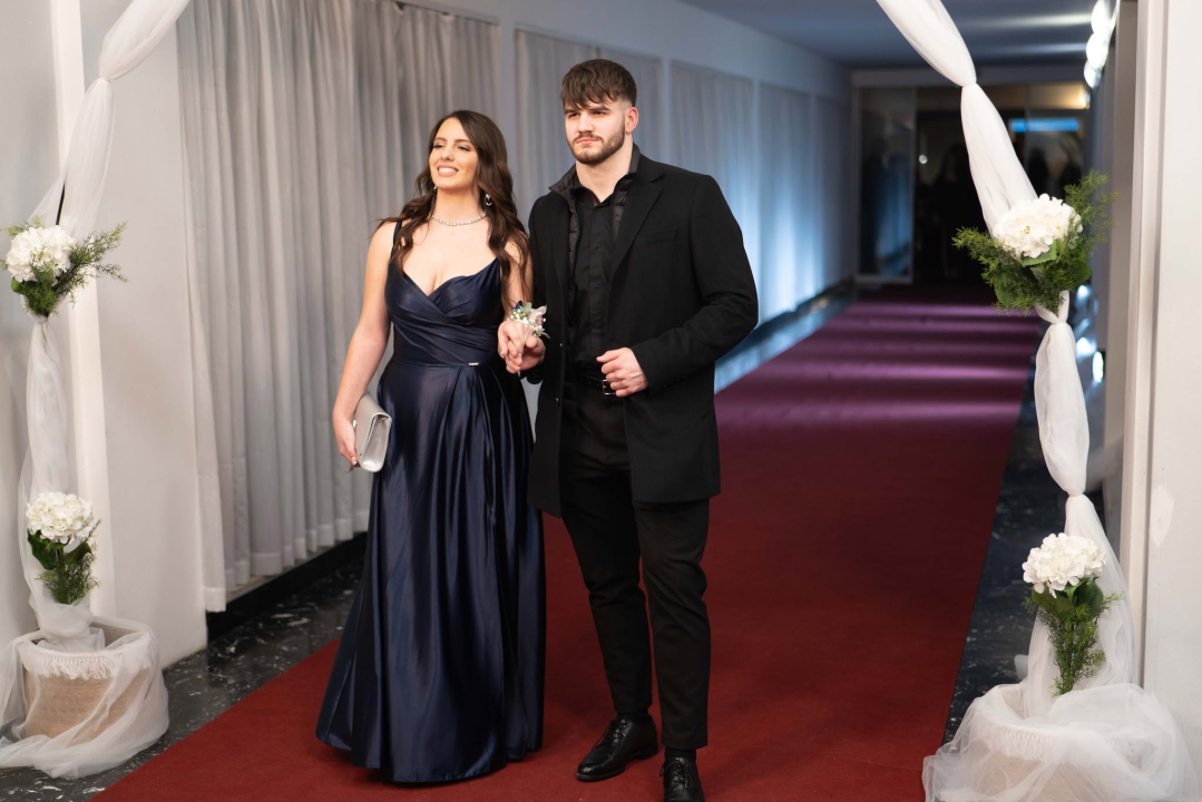 FOTOGALERIJA Zavirite na spektakularni Maturalni ples Ekonomske škole (2)