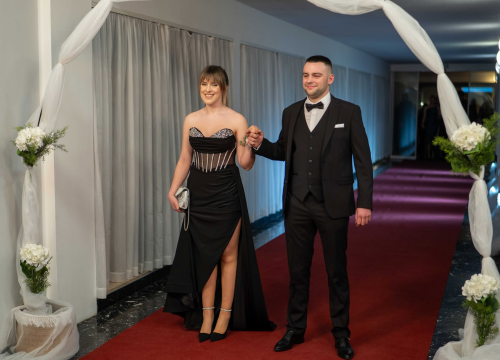 Fotografija 1 - FOTOGALERIJA Zavirite na spektakularni Maturalni ples Ekonomske škole (2)