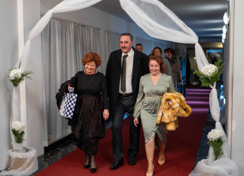 Fotografija 2 - FOTOGALERIJA Zavirite na spektakularni Maturalni ples Ekonomske škole (1)