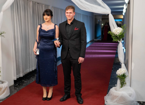 Fotografija 6 - FOTOGALERIJA Zavirite na spektakularni Maturalni ples Ekonomske škole (1)