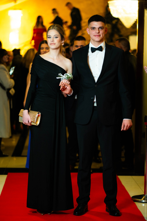 FOTOGALERIJA Zavirite na blještavi Maturalni ples Ekonomske škole (1)