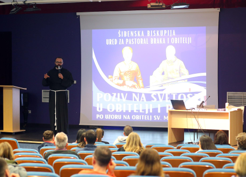 Fotografija 1 - U Šibeniku susret obitelji na temu svetosti