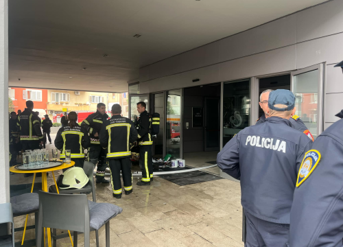 Fotografija 2 - Požar u City Lifeu: Zgrada evakuirana zbog gustog dima, nema ozlijeđenih
