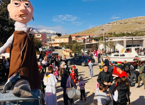 Fotografija 2 -  'Udri brigu na veselje' na Grebaškim maškarama
