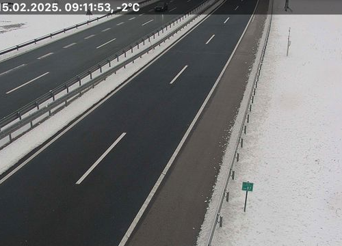 Fotografija 6 - Vjetar i snijeg stvaraju probleme: Za sav promet zatvorena dionica Dalmatine