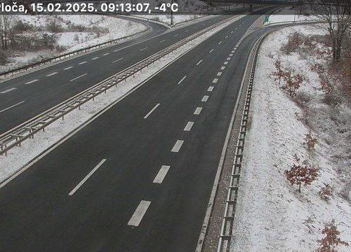 Fotografija 3 - Vjetar i snijeg stvaraju probleme: Za sav promet zatvorena dionica Dalmatine