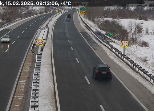 Fotografija 2 - Vjetar i snijeg stvaraju probleme: Za sav promet zatvorena dionica Dalmatine