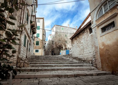 Fotografija 28 - Gorica zimi: U starom šibenskom kvartu 'nema pasa', ali nađe se poneka mačka